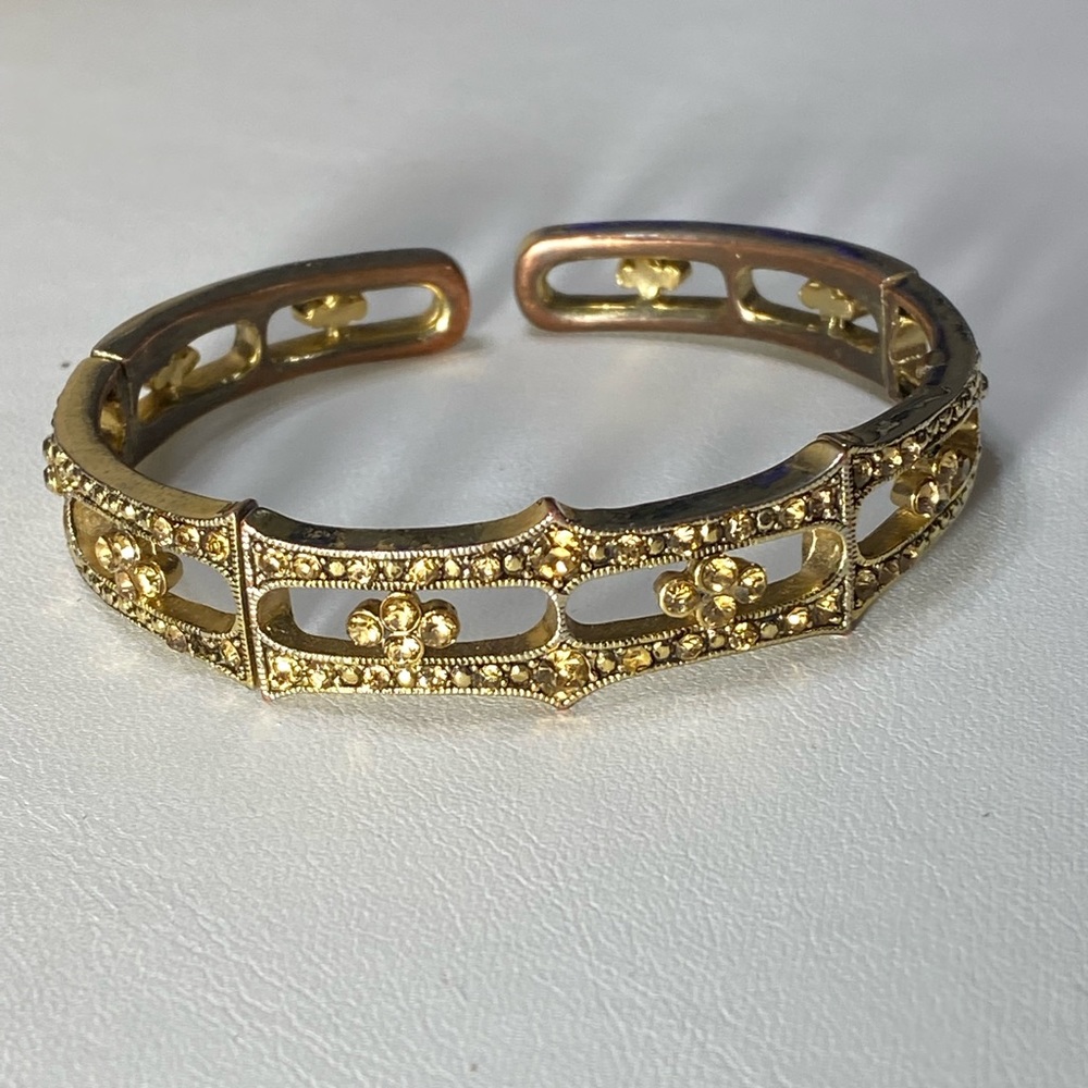 Gold fashion bracelet